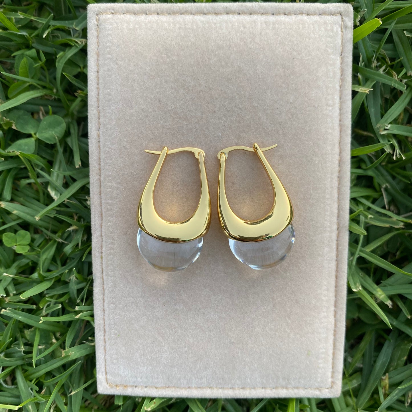 Stainless steel clear earrings