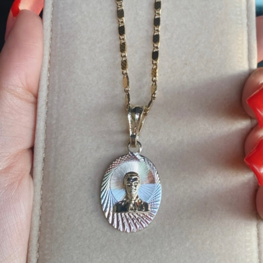 Jesus mal verde necklace