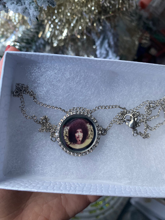 Memory locket with picture included